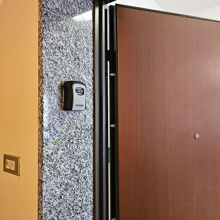 Appartamento Moderno Gallarate Bagian luar foto