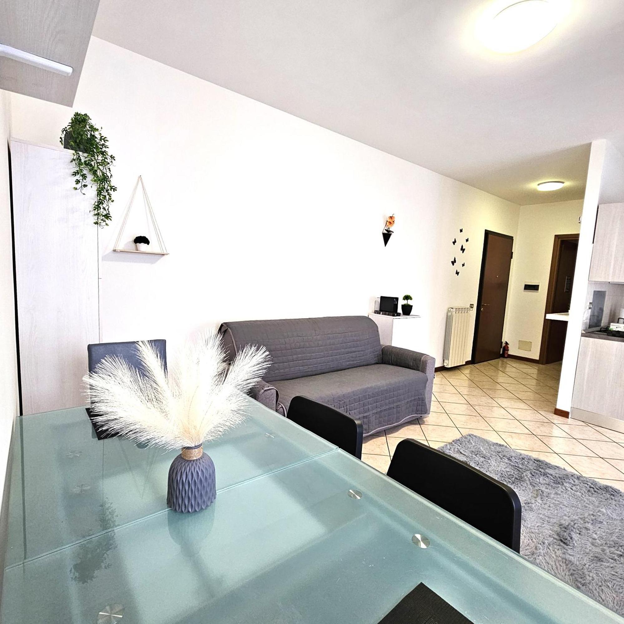 Appartamento Moderno Gallarate Bagian luar foto