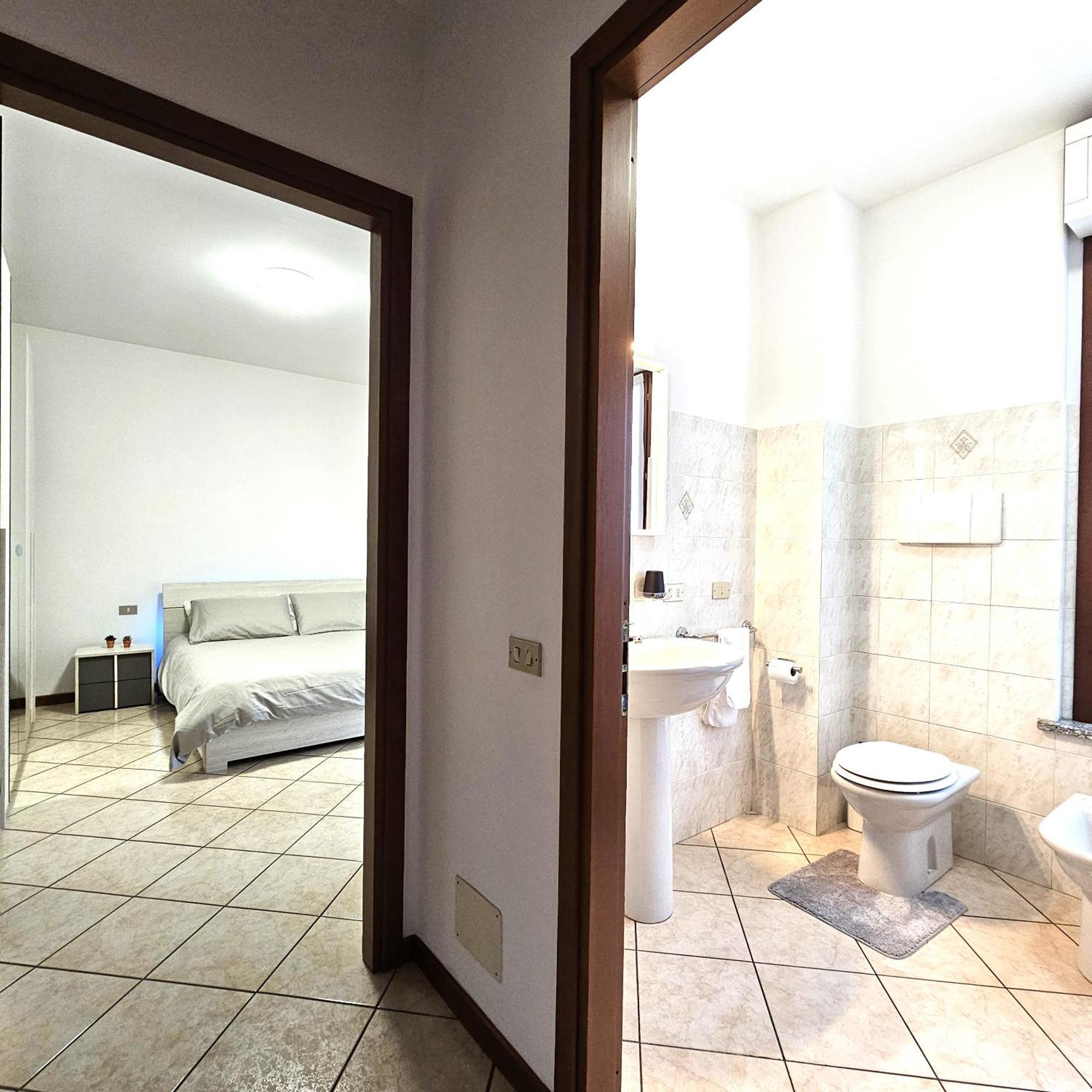 Appartamento Moderno Gallarate Bagian luar foto