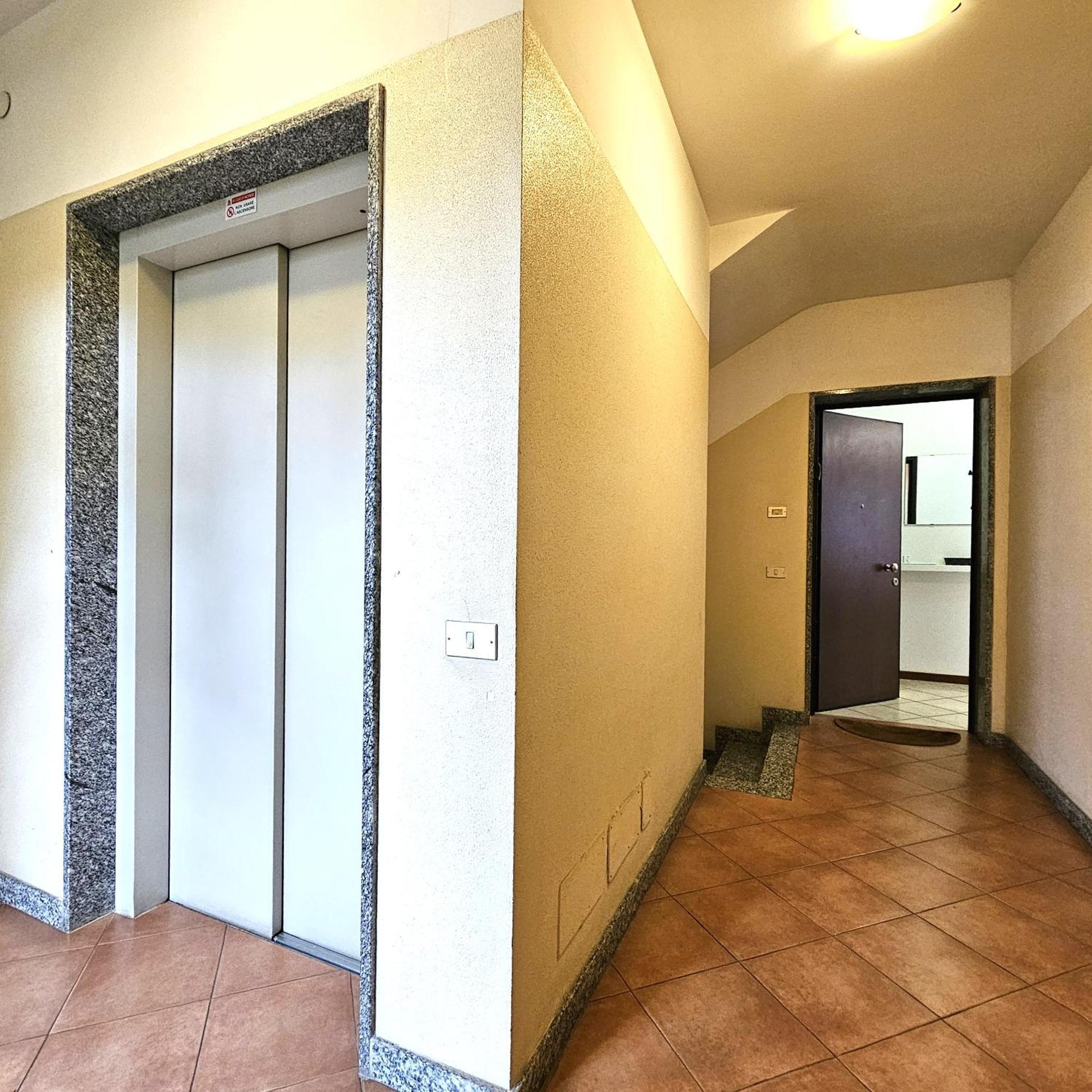 Appartamento Moderno Gallarate Bagian luar foto